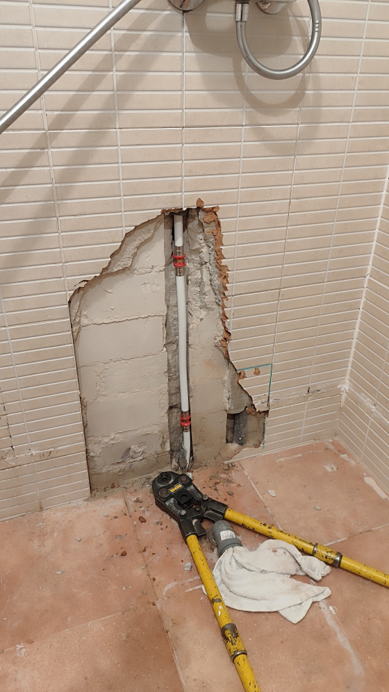WC kanalizacijos atkimšimas – tualeto užsikimšimo sprendimas Vilniuje